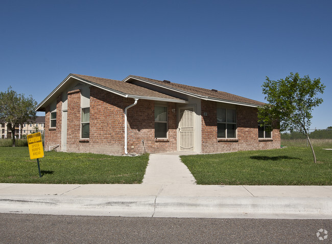 Building Photo - Vista Park