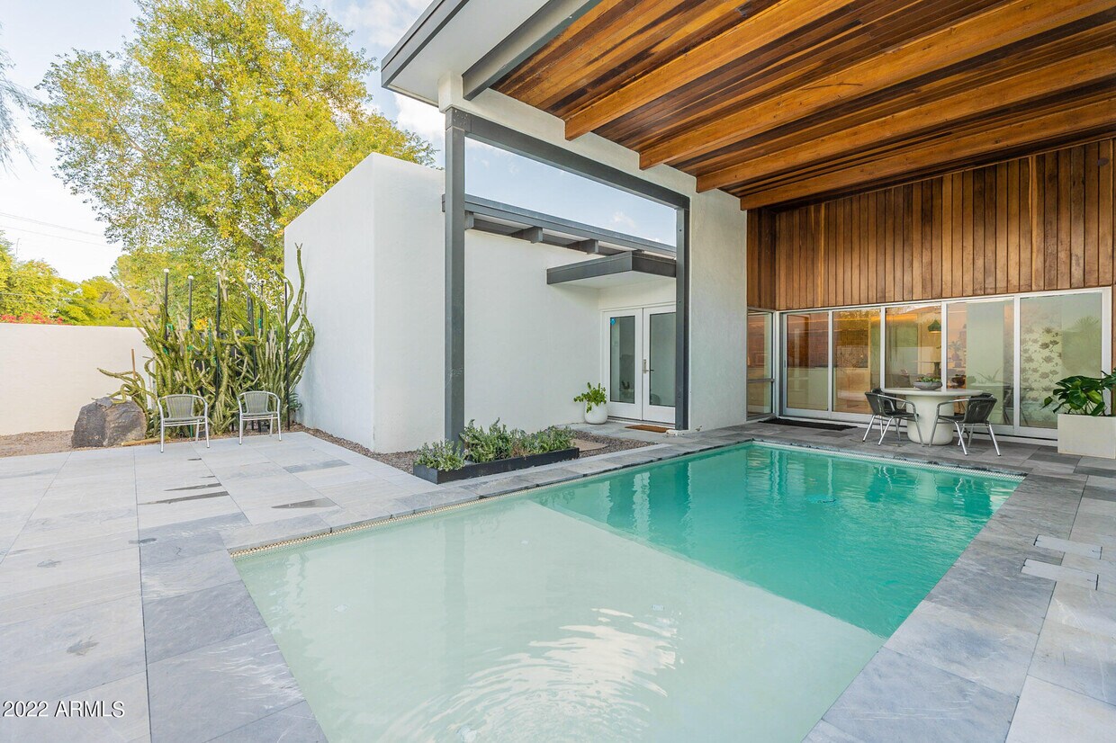 Foto principal - 3153 48th St