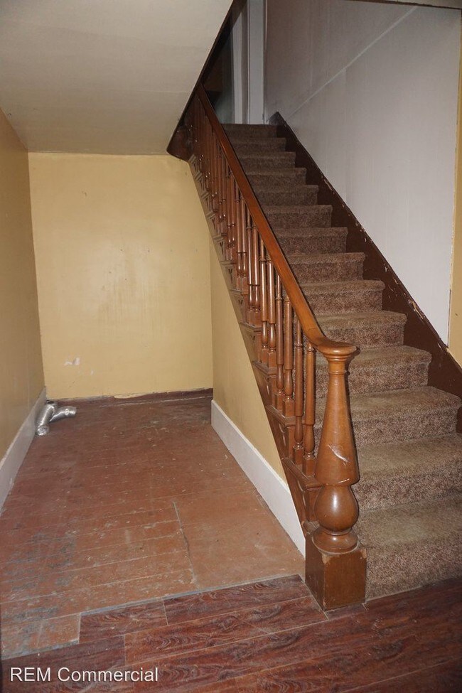 Foto del edificio - 402 E Main St