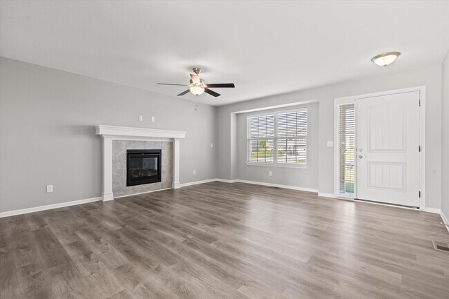 Building Photo - 609 Poplar Ct