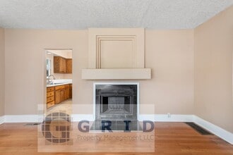 Building Photo - 8316 SE Raymond Ct
