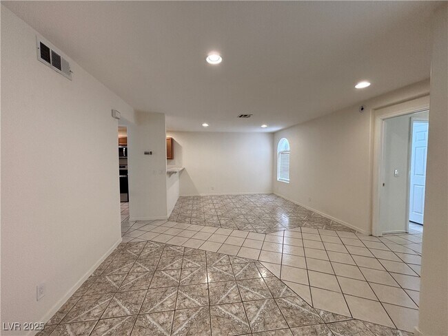 Foto del edificio - 1800 S Edmond St