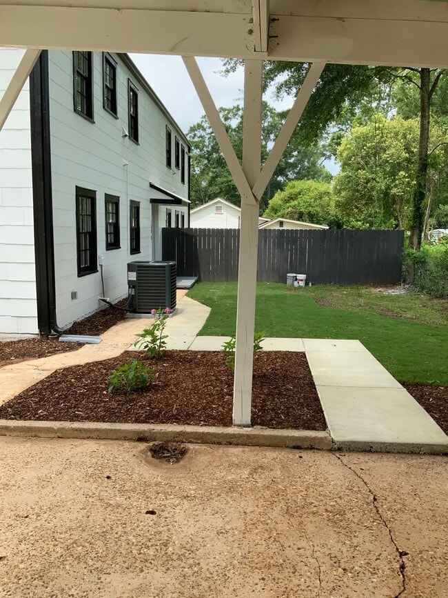 Building Photo - 108 Myrtle Dr