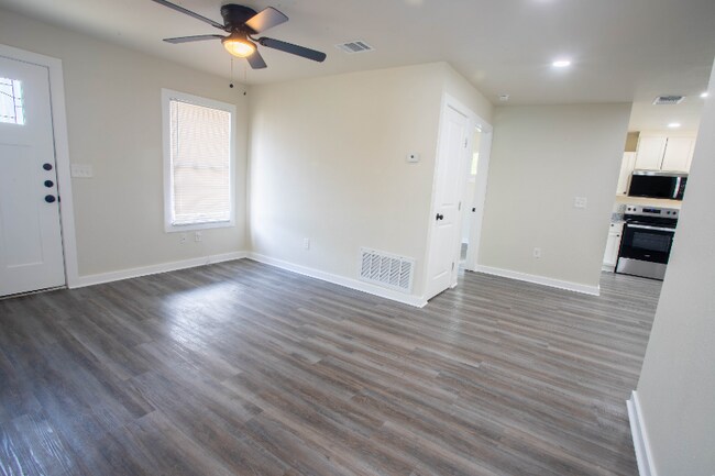 Building Photo - 139 Wichita Ct