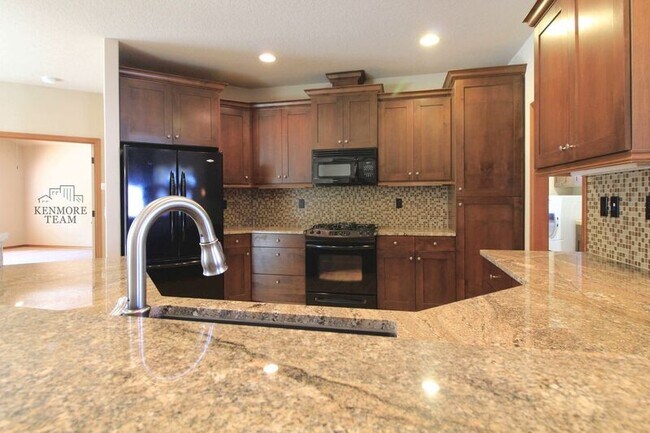 Building Photo - 1651 Meadow Hills Dr