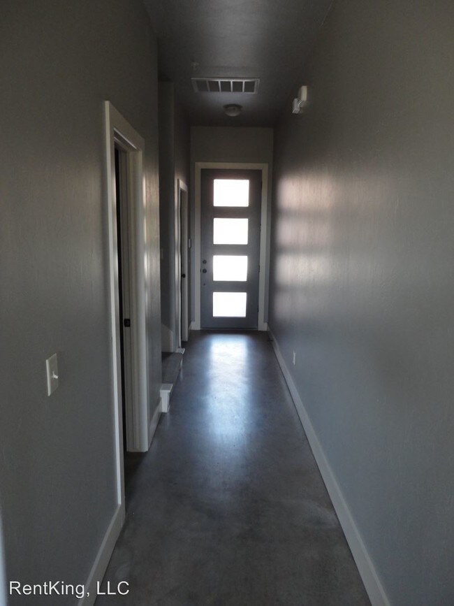 Foto del edificio - 3 br, 2.5 bath House - 4748 W Main St.