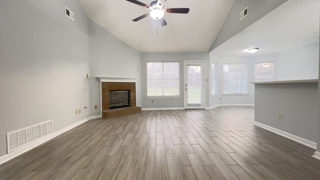 Building Photo - 6967 Manslick Rd