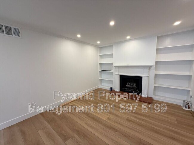 Foto del edificio - 1174 Foothill Dr