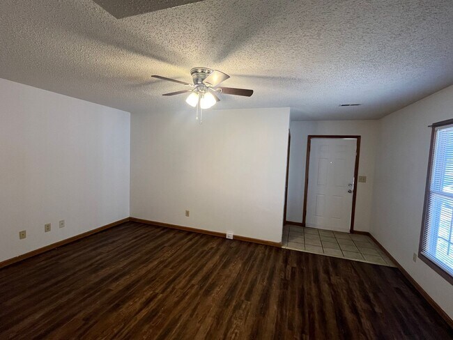 Building Photo - 3425/3427 E Sunset St