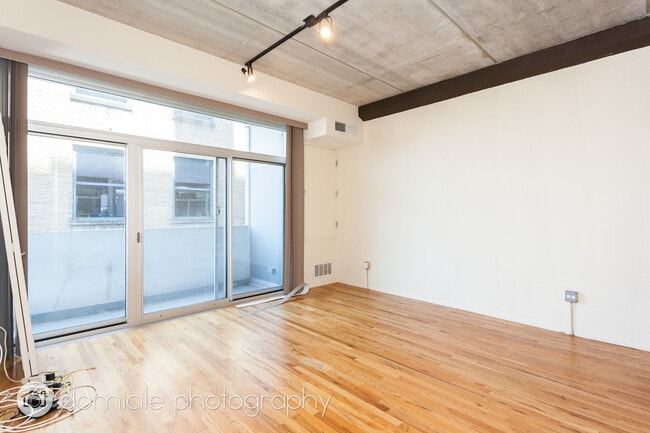 Building Photo - 630 N Franklin St