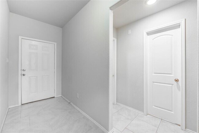 Foto del edificio - 23815 Rivage Ridge Dr