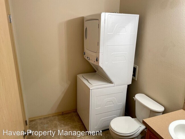 Foto del edificio - 3 br, 2.5 bath House - 11535 6th Ave E