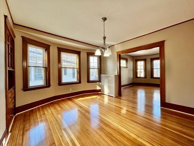 Building Photo - 41-43-43 Newland Rd