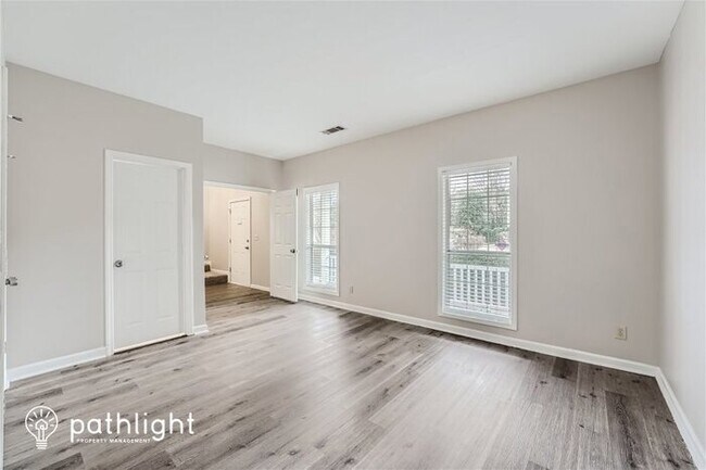 Foto del edificio - 3000 Saint Andrews Drive, Duluth, GA, 30096
