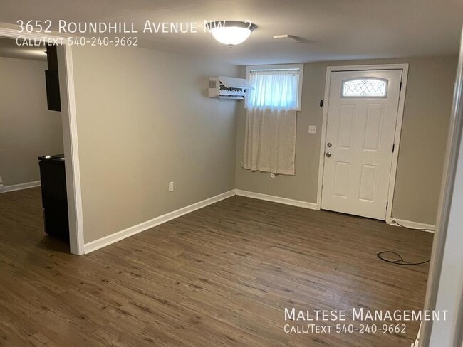 Building Photo - 3652 Roundhill Ave NW