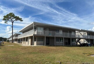 Building Photo - 800 N Fiske Blvd