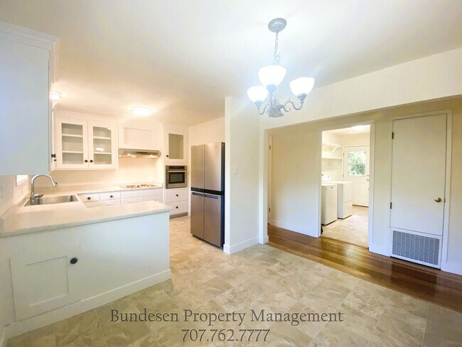 Foto del edificio - 77 Sunny Hill Dr
