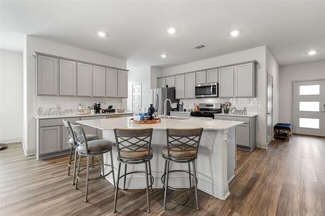 Building Photo - 16401 Coratina Dr