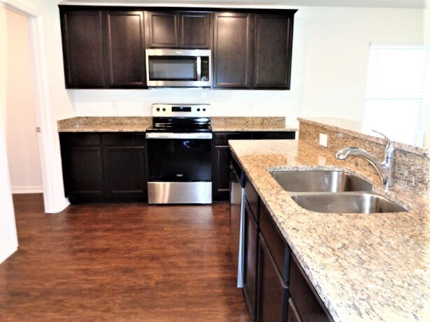 Building Photo - 809 Chatham Walk Drive