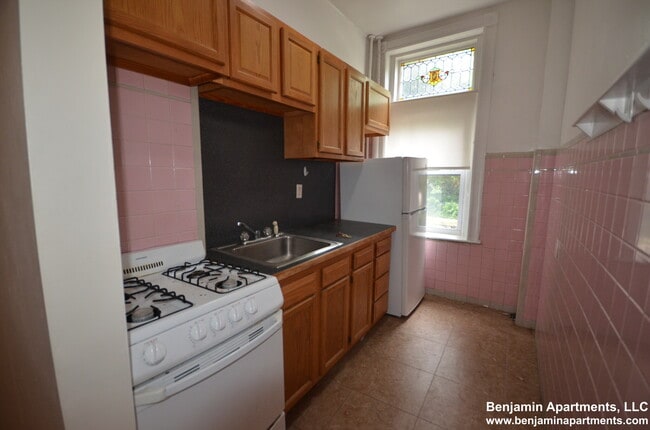 Building Photo - 1812 Beacon St