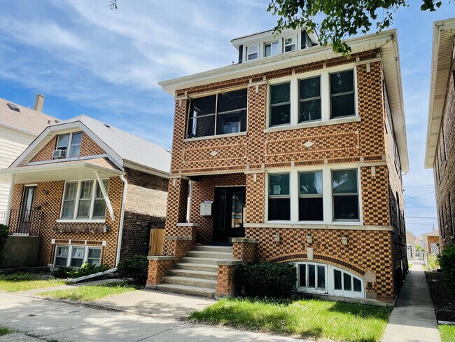 Building Photo - 4623 S Harding Ave