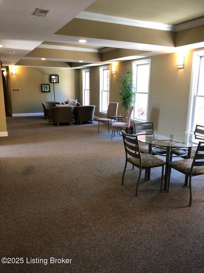 Foto del edificio - 10605 Meeting St