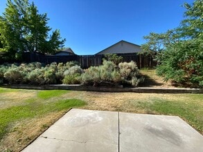 Building Photo - 1001 Sunburst Dr