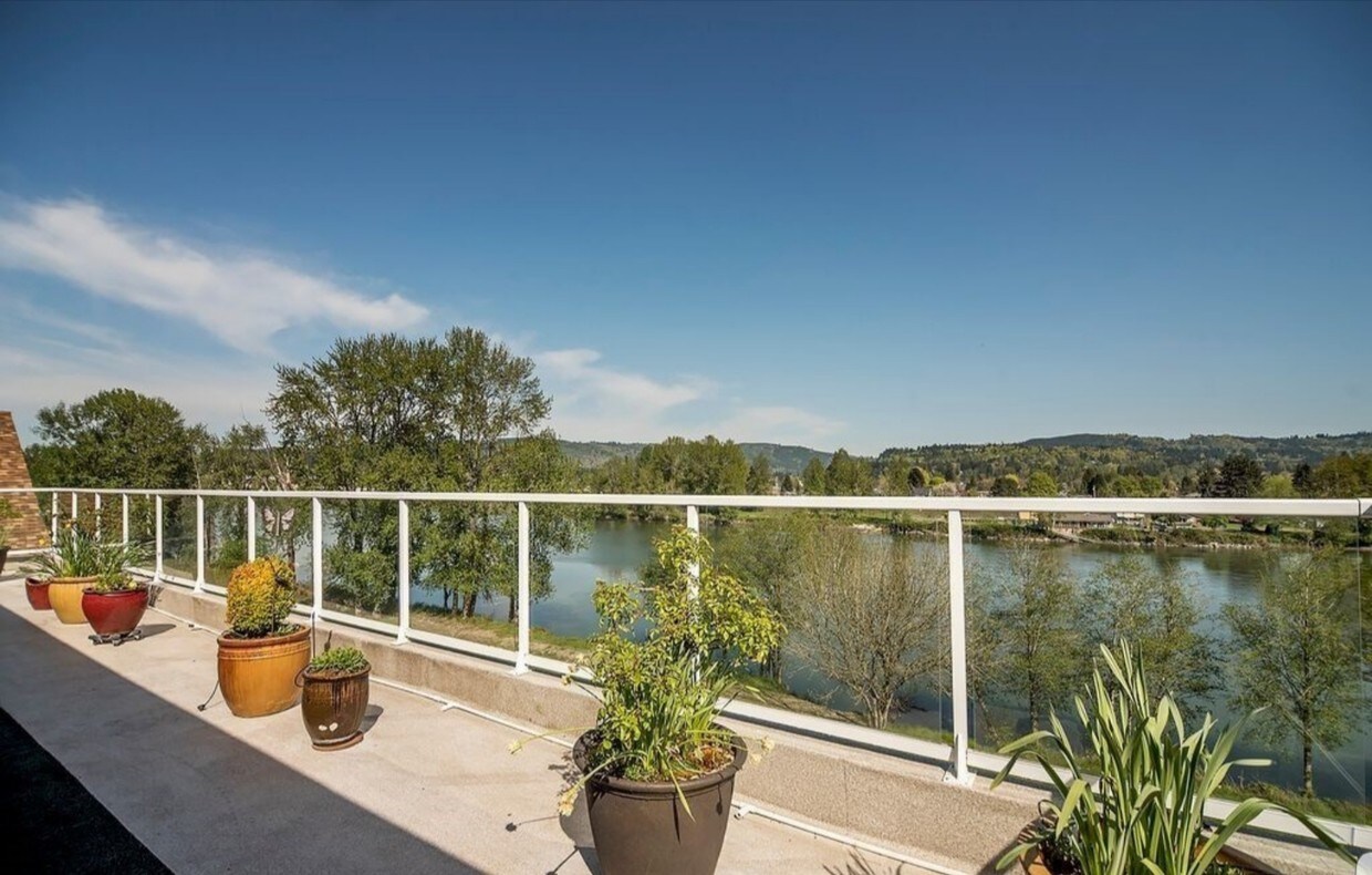 Foto principal - 1548 River Rd