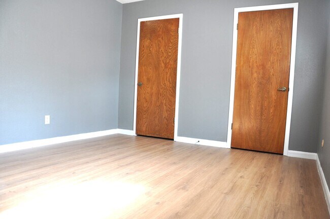 Foto del edificio - 16454 Hickory Knoll Dr