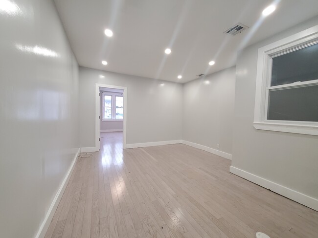 Foto del edificio - 55 Wallis Ave