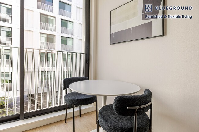 Building Photo - 200 Mesnager St