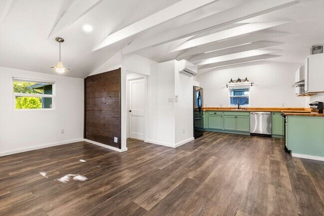 Building Photo - 220 SE 157th Ave