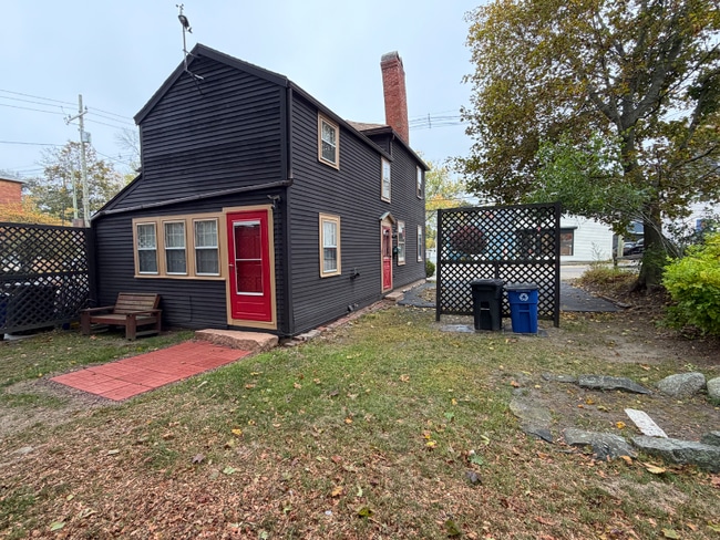 Building Photo - 315 Maplewood Ave