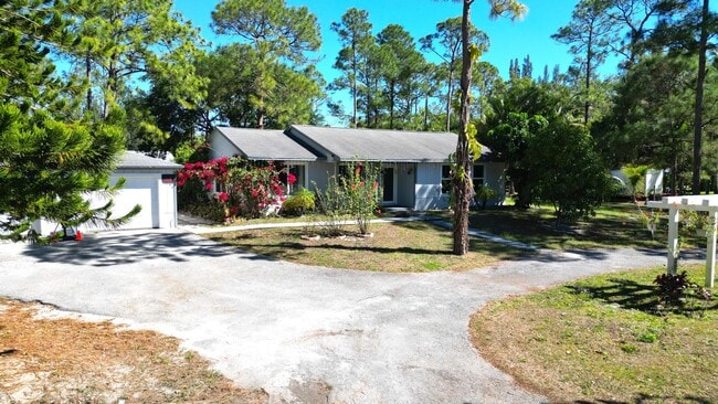 Foto del edificio - 13619 57th Pl N