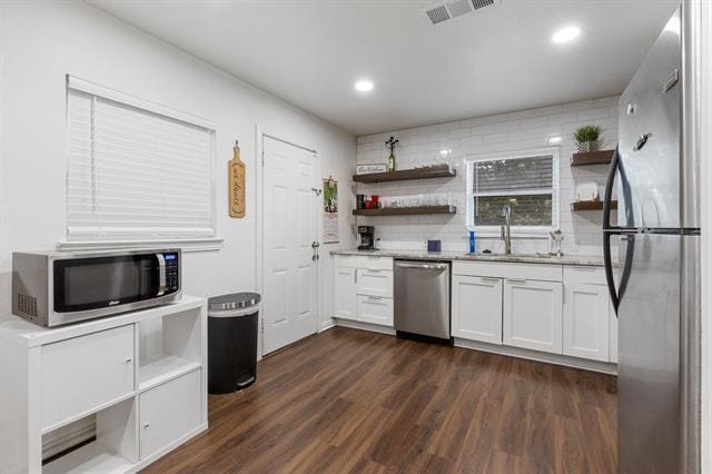 Building Photo - 5111 Stoneleigh Ave