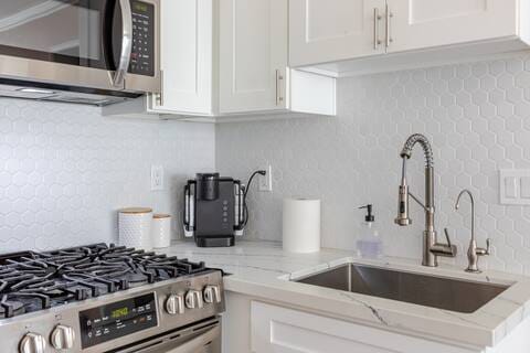 Photo - 1614 Marion Way W House