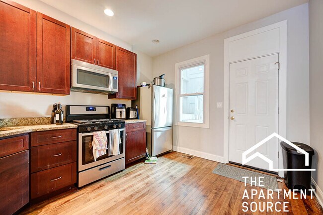Foto del edificio - 2509 W Diversey Ave