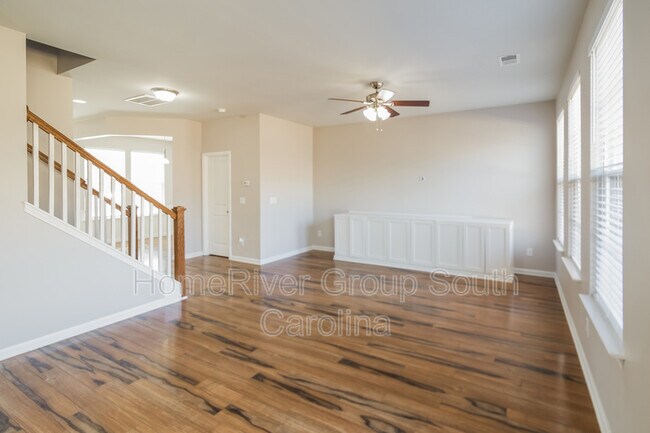 Building Photo - 240 Urbano Ln