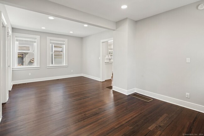 Foto del edificio - 252 Seaside Ave
