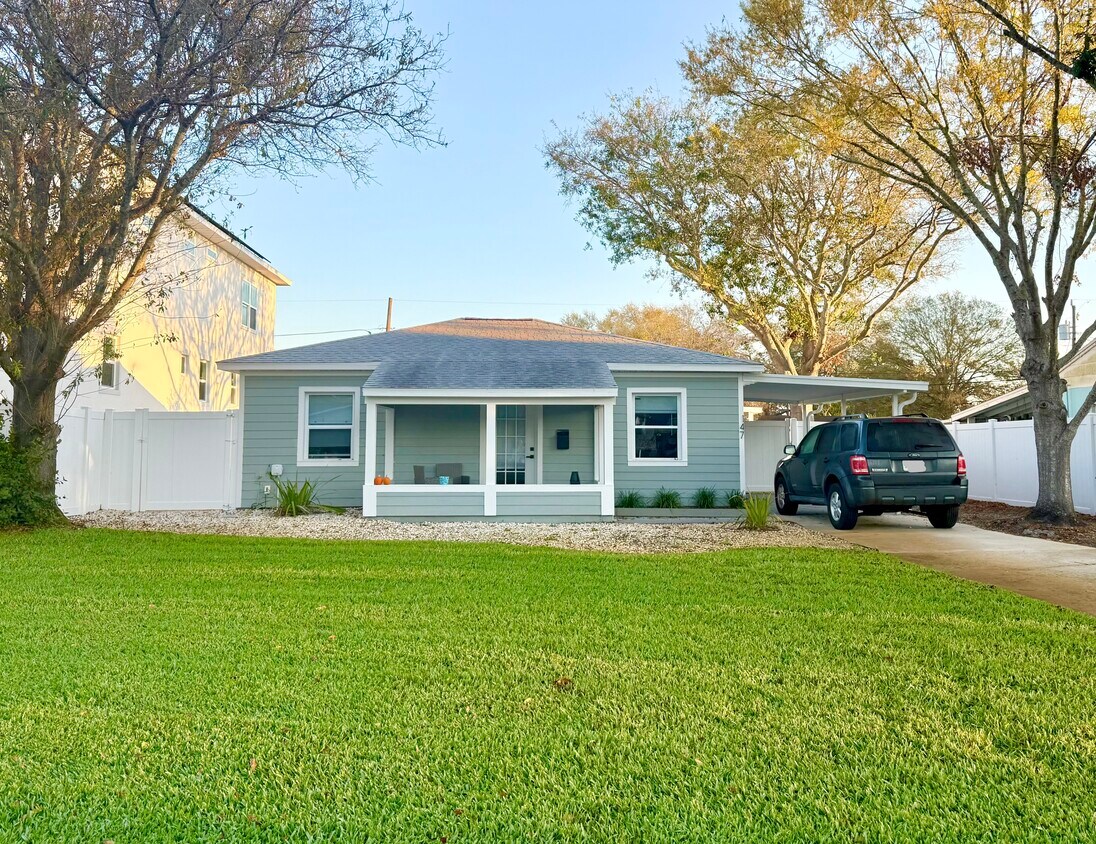 Foto principal - 147 42nd Ave NE