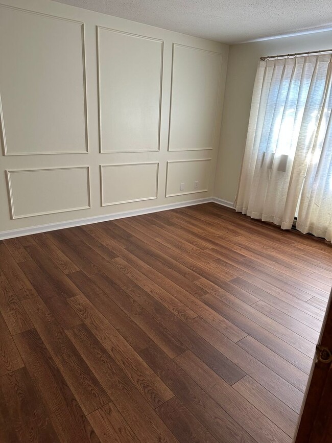 Foto del edificio - Spacious State College townhouse available August!