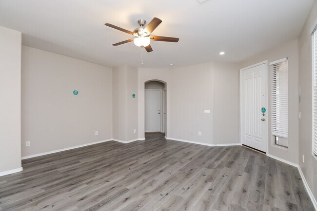 Building Photo - 831 S Nielson Ct