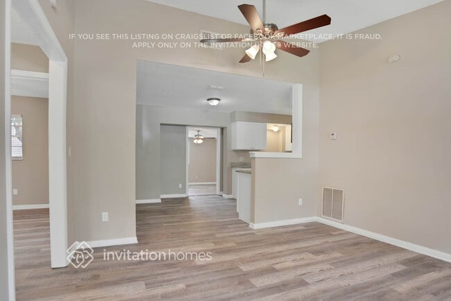 Foto del edificio - 243 Crabtree Ave