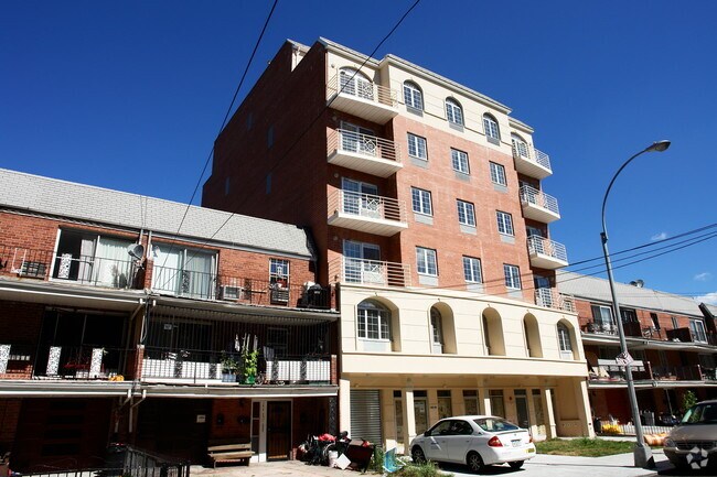 Building Photo - 14449 Barclay Ave