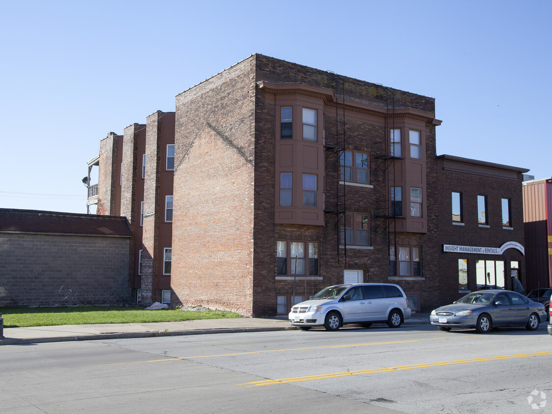 805 W 2nd St, Davenport, IA 52802 - Apartments in Davenport, IA ...