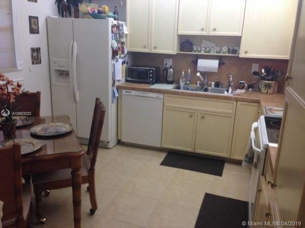 Building Photo - 4970 E Sabal Palm Blvd