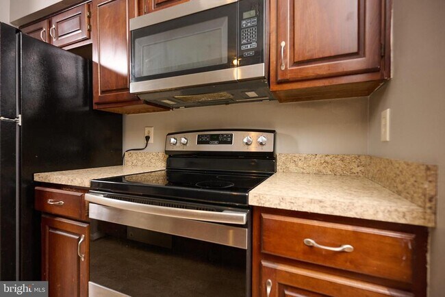 Building Photo - 1492 Greenbriar Cir