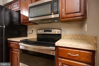 Building Photo - 1492 Greenbriar Cir