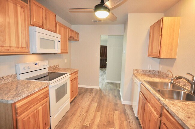Building Photo - COMING SOON! FOR LEASE! Nice Remodeled - 3...