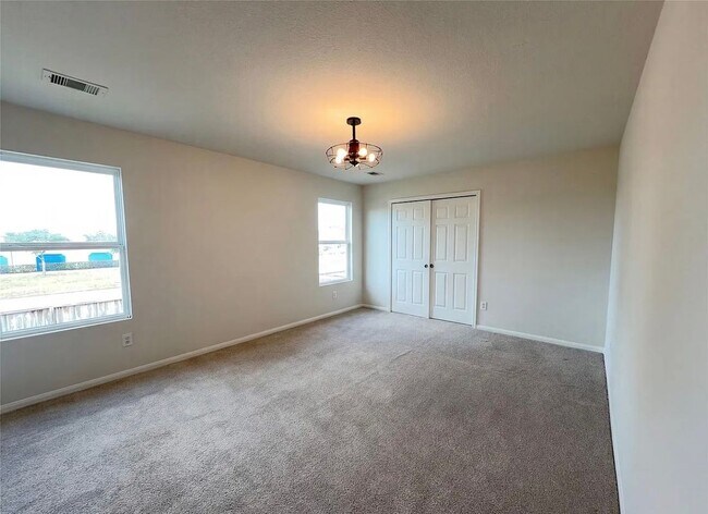 Building Photo - 5055 Blue Spruce Hill St